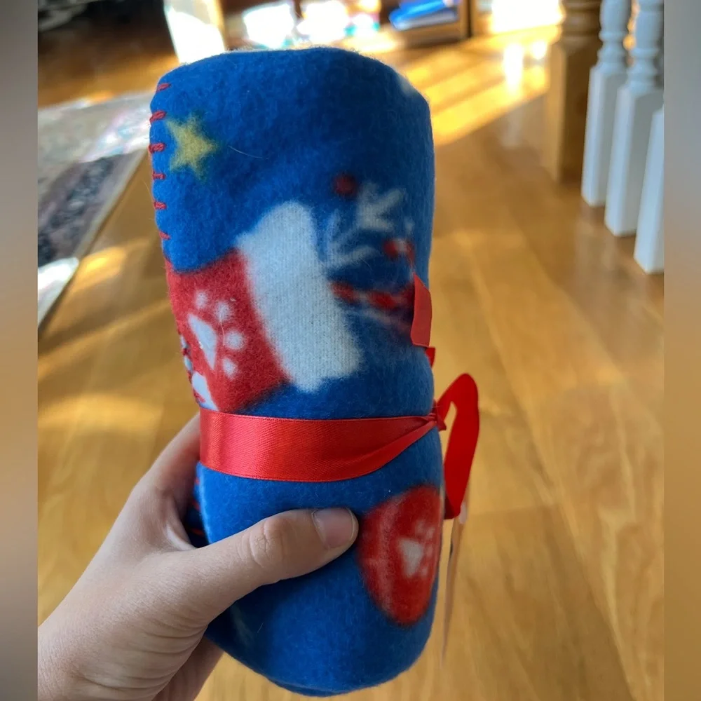 NWT pet throw!